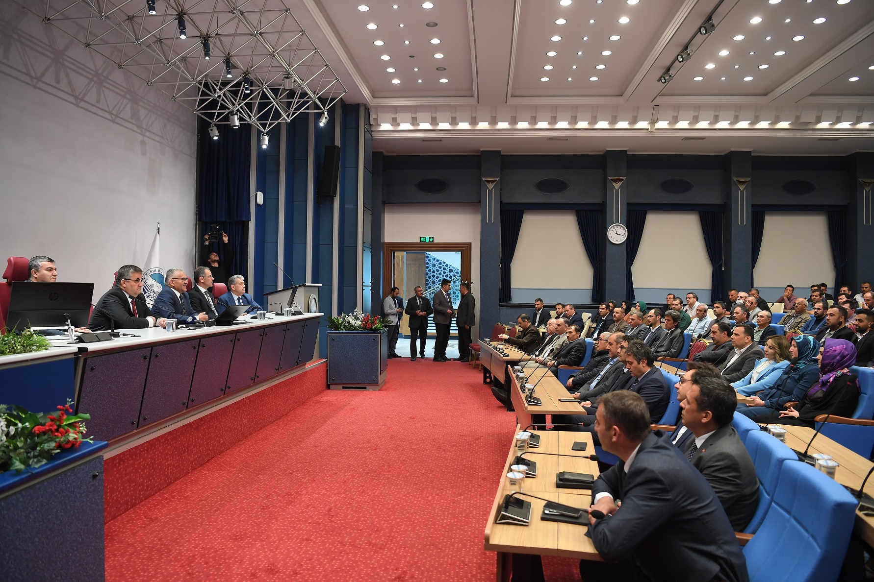 Başkan Büyükkılıç, Fedakârca Görev Yapan Belediye Personeliyle Bayramlaştı