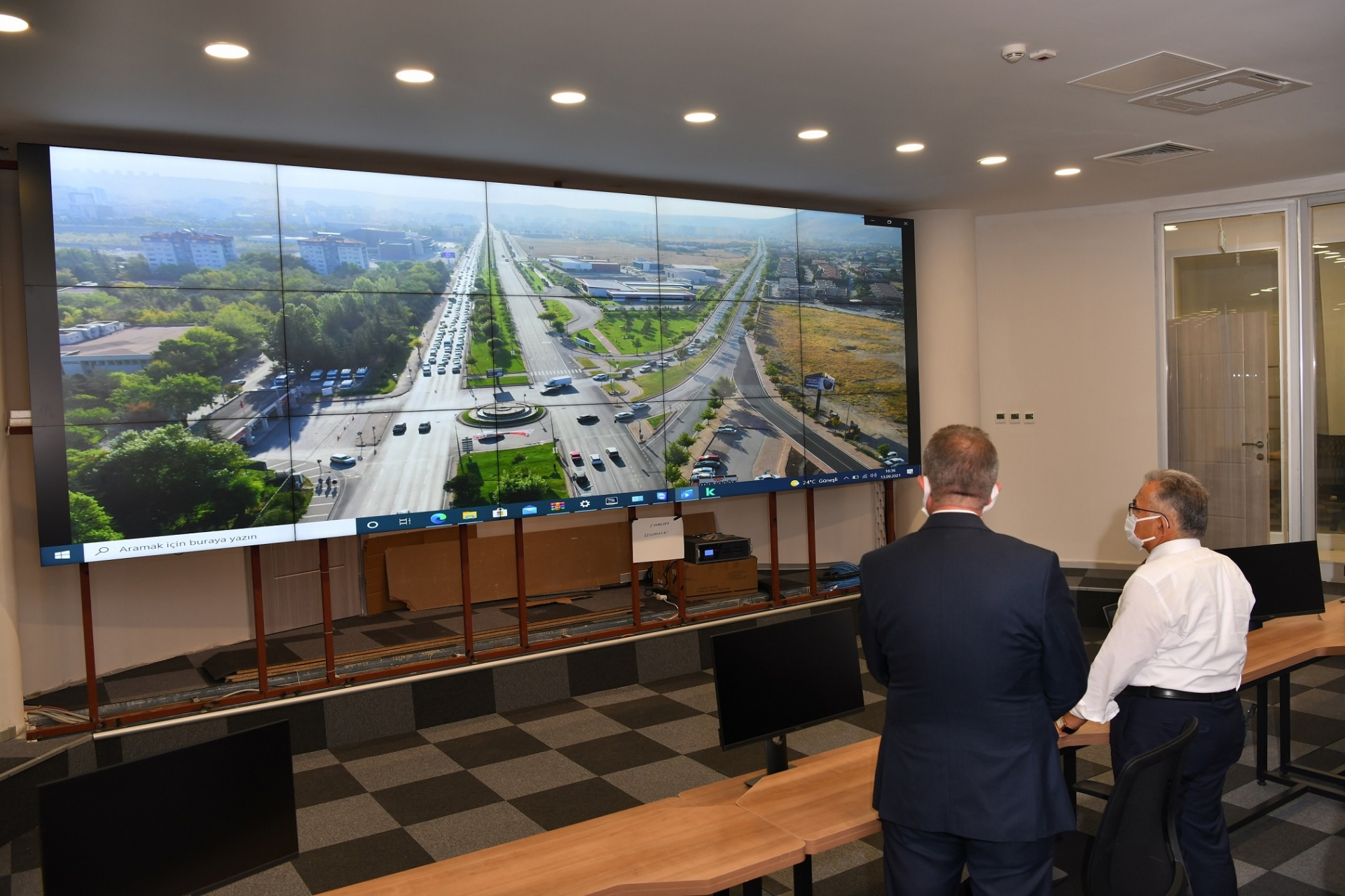 Büyükşehir’e Akıllı Trafik ve Sağlıkta Tam Not