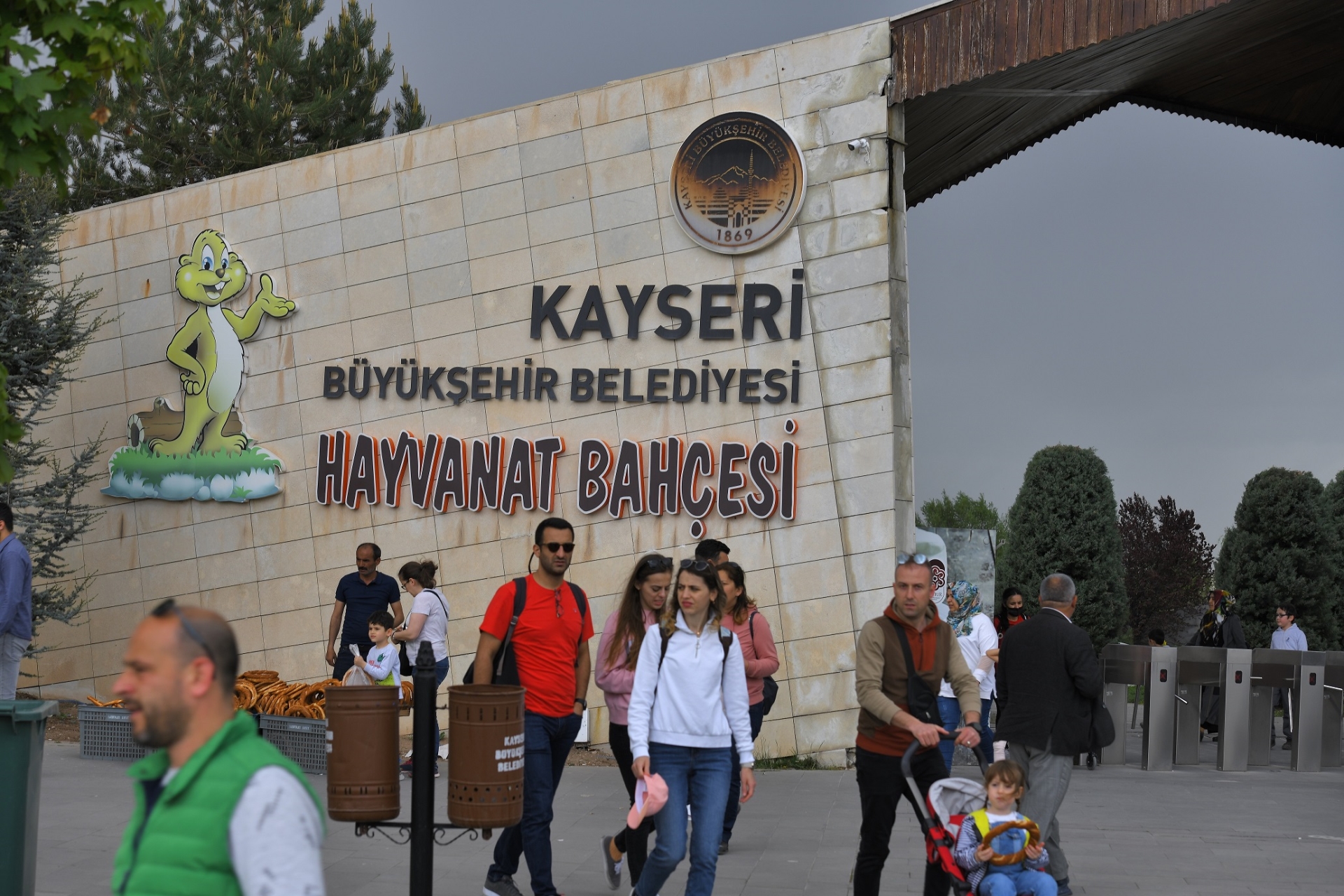 Büyükşehir’in Bayrama Özel Ücretsiz Hayvanat Bahçesi’ne Yoğun İlgi