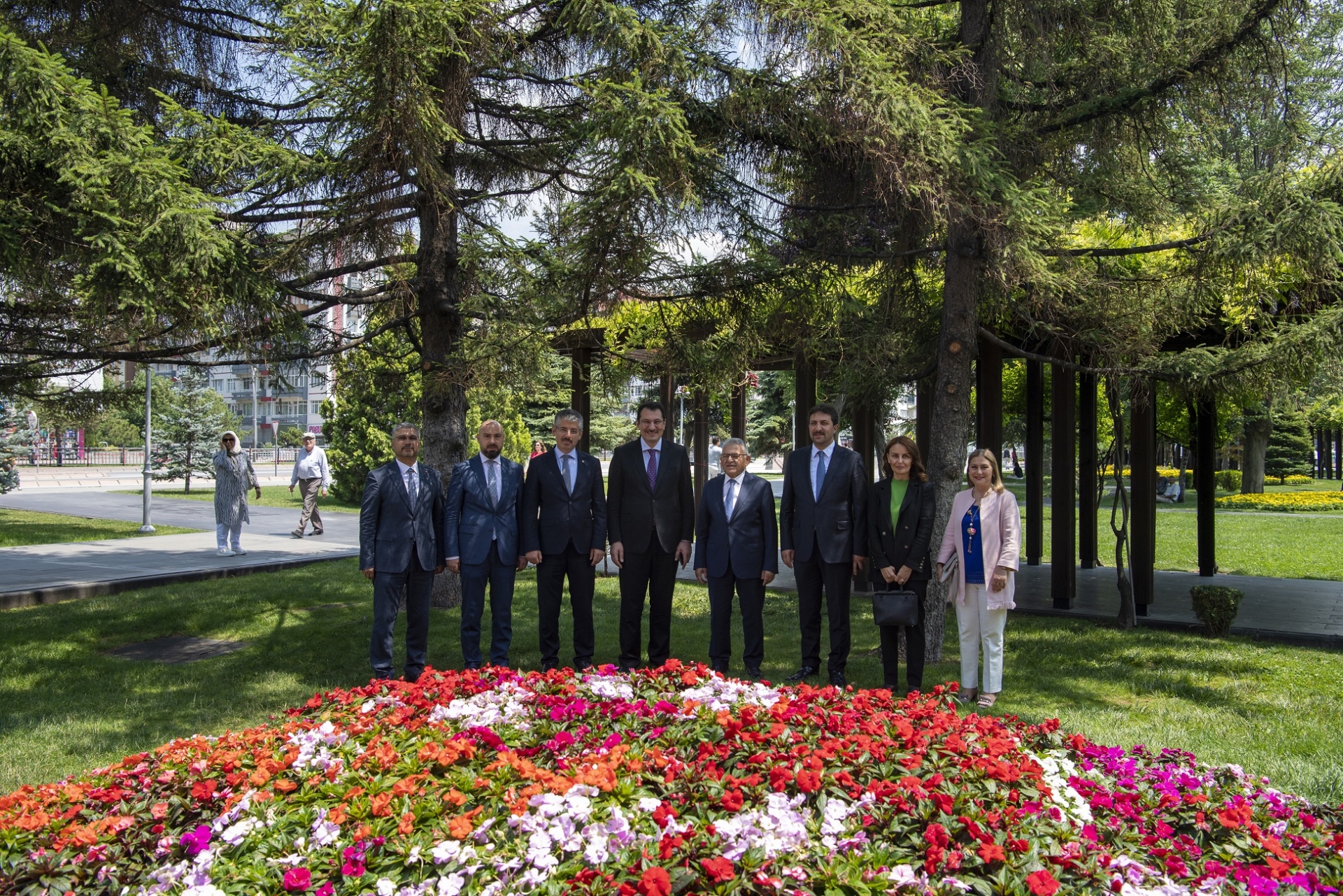 AK Parti Genel Başkan Yardımcısı Yavuz’dan Başkan Büyükkılıç’a Övgüler