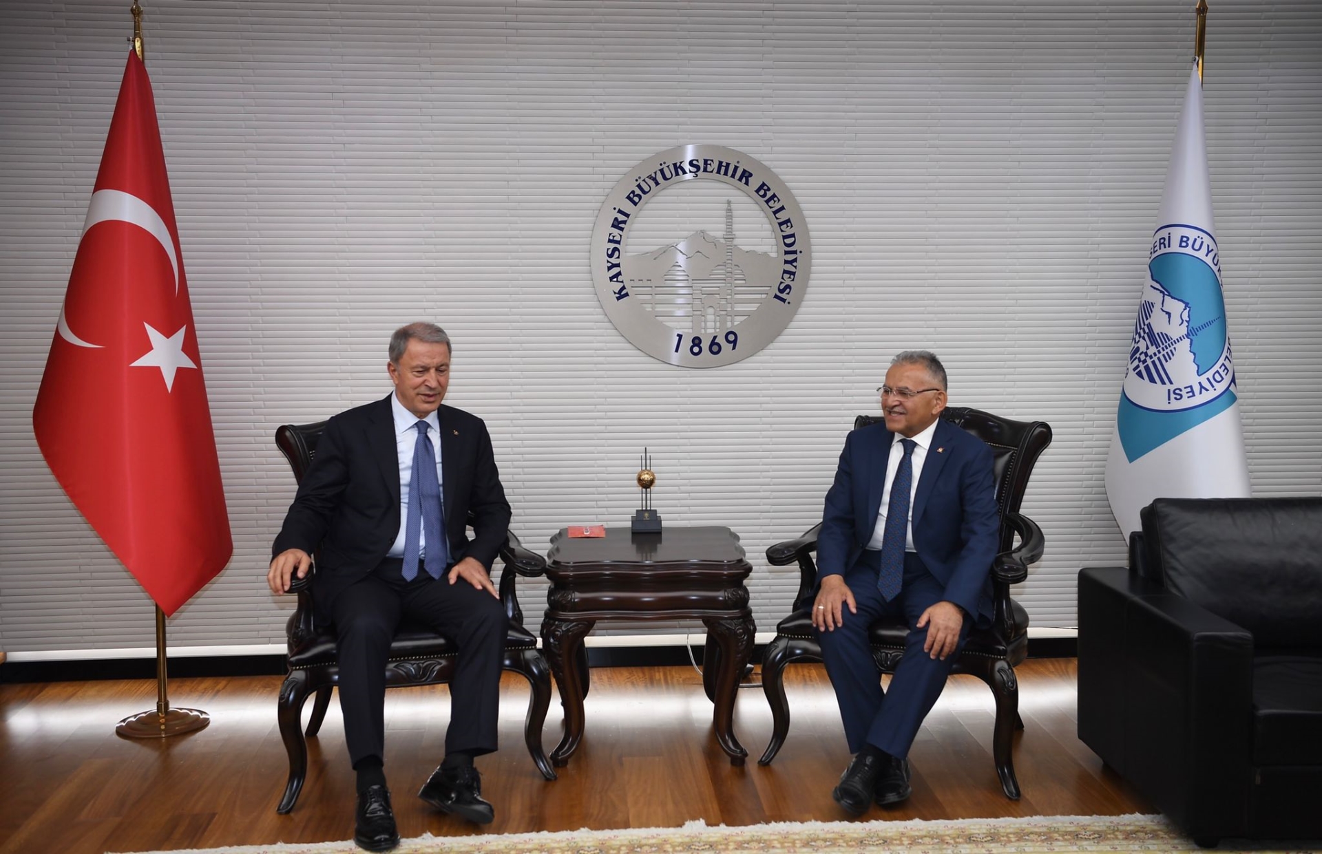 Bakan Akar’dan Başkan Büyükkılıç’a Ziyaret