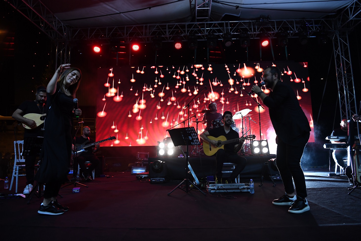Büyükşehir’in Yaza Merhaba Gençlik Festivali’nde “İmera” Rüzgârı Esti