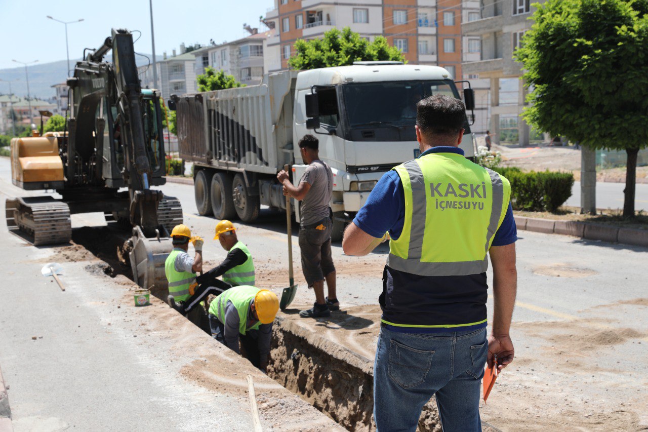 KASKİ, Develi’de İçme Suyu Hatlarını Yeniliyor