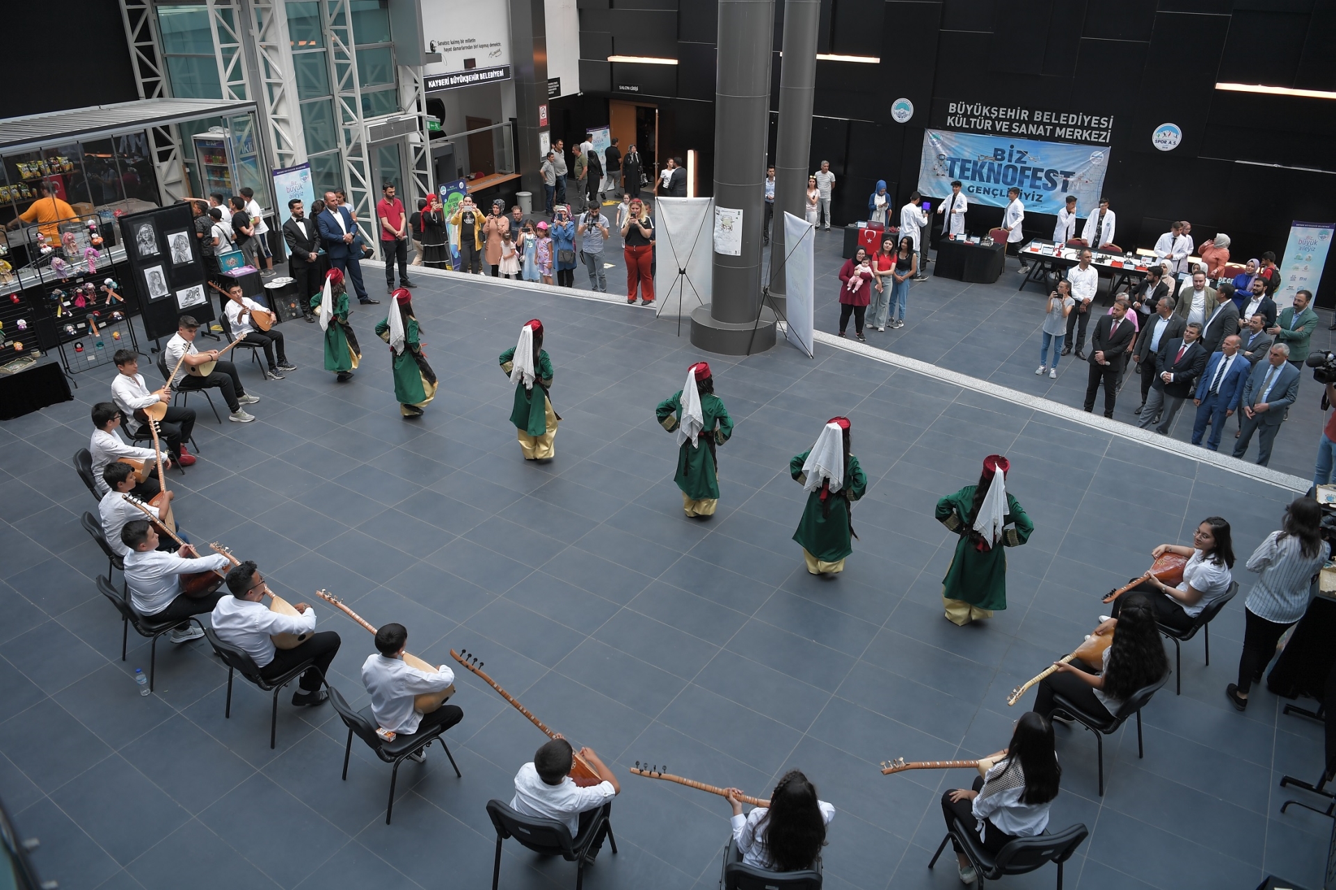 KAYMEK’ten Muhteşem Yıl Sonu Programı