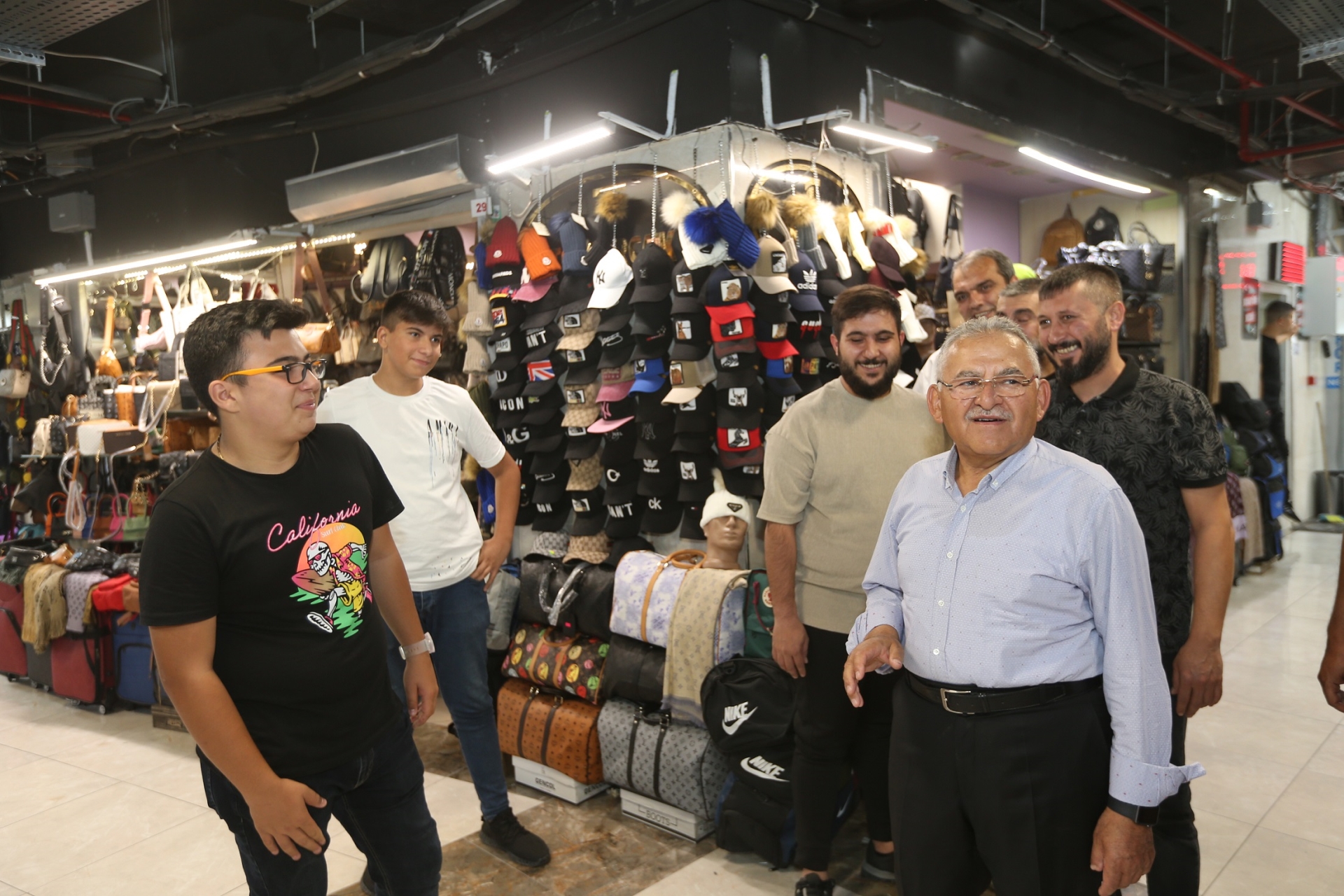 Büyükkılıç, Büyükşehir’in Modernleştirdiği Yeraltı Çarşısı’nı İnceledi