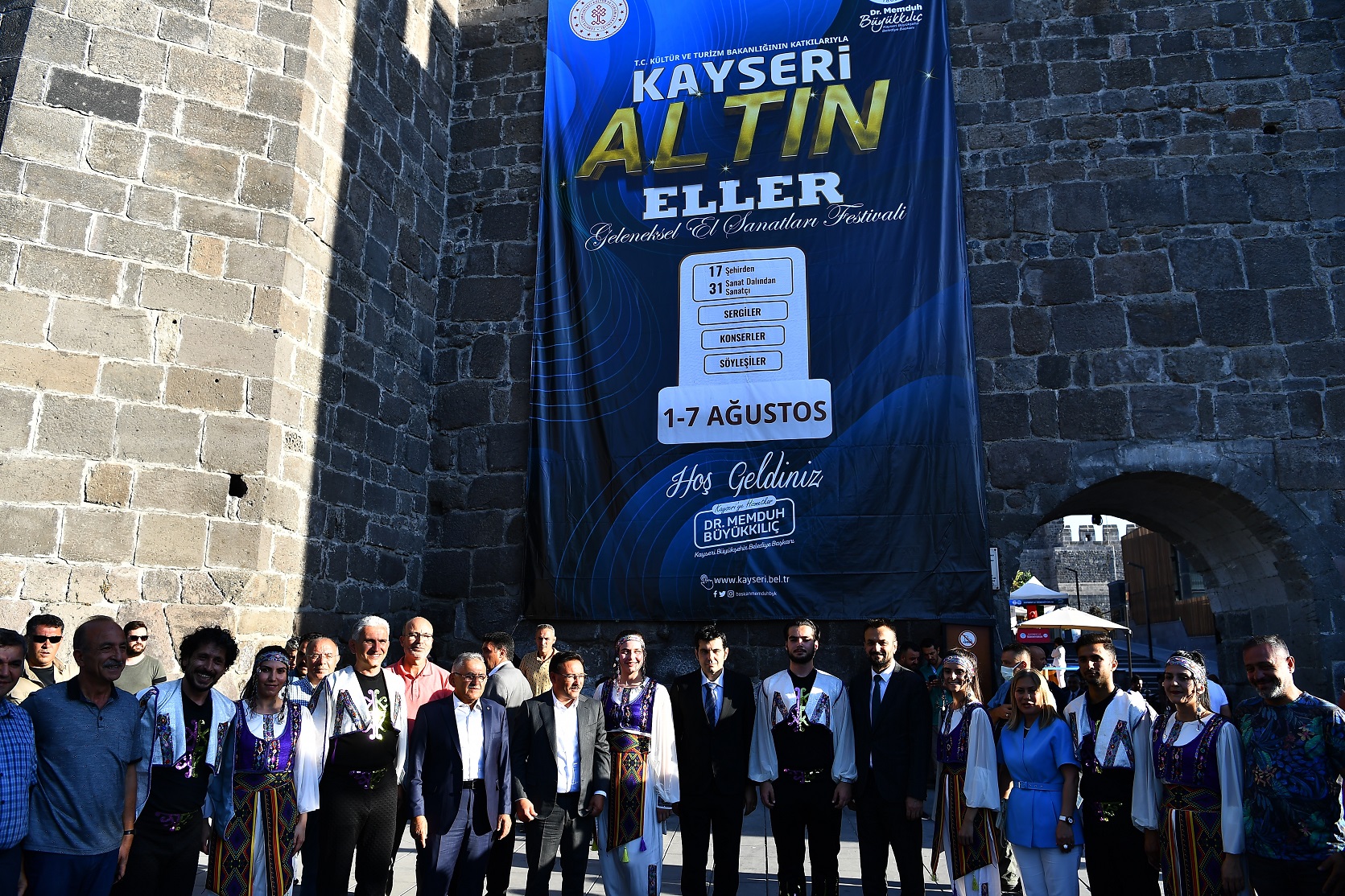 Başkan Büyükkılıç’tan Festivalde “Devlet Tiyatrosu’na Kadro” Müjdesi