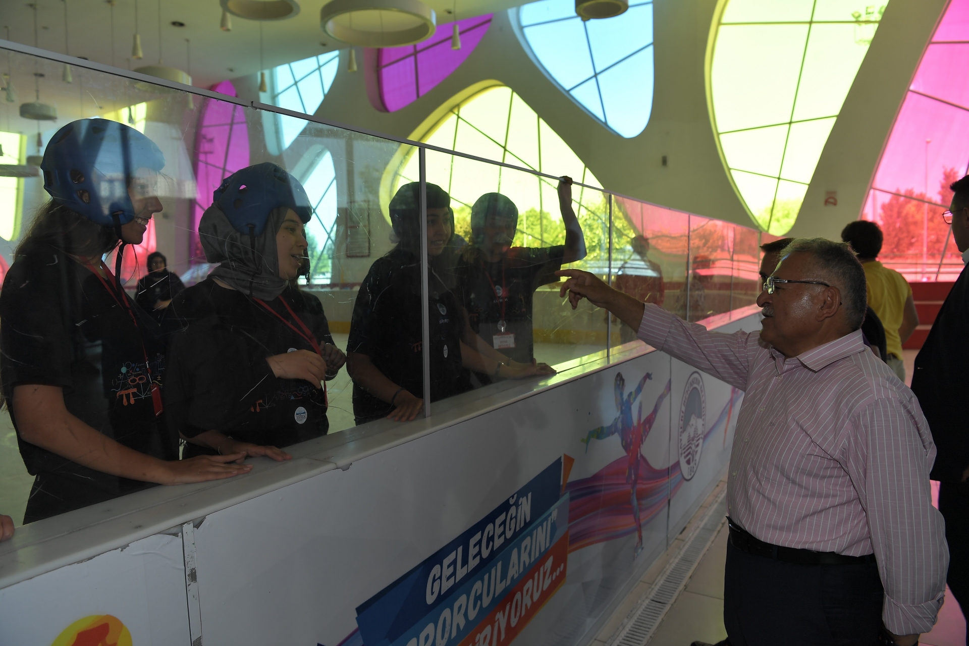 Büyükkılıç, KAYMEK Kursiyeri Gençlerin Spor Etkinliğine Katıldı