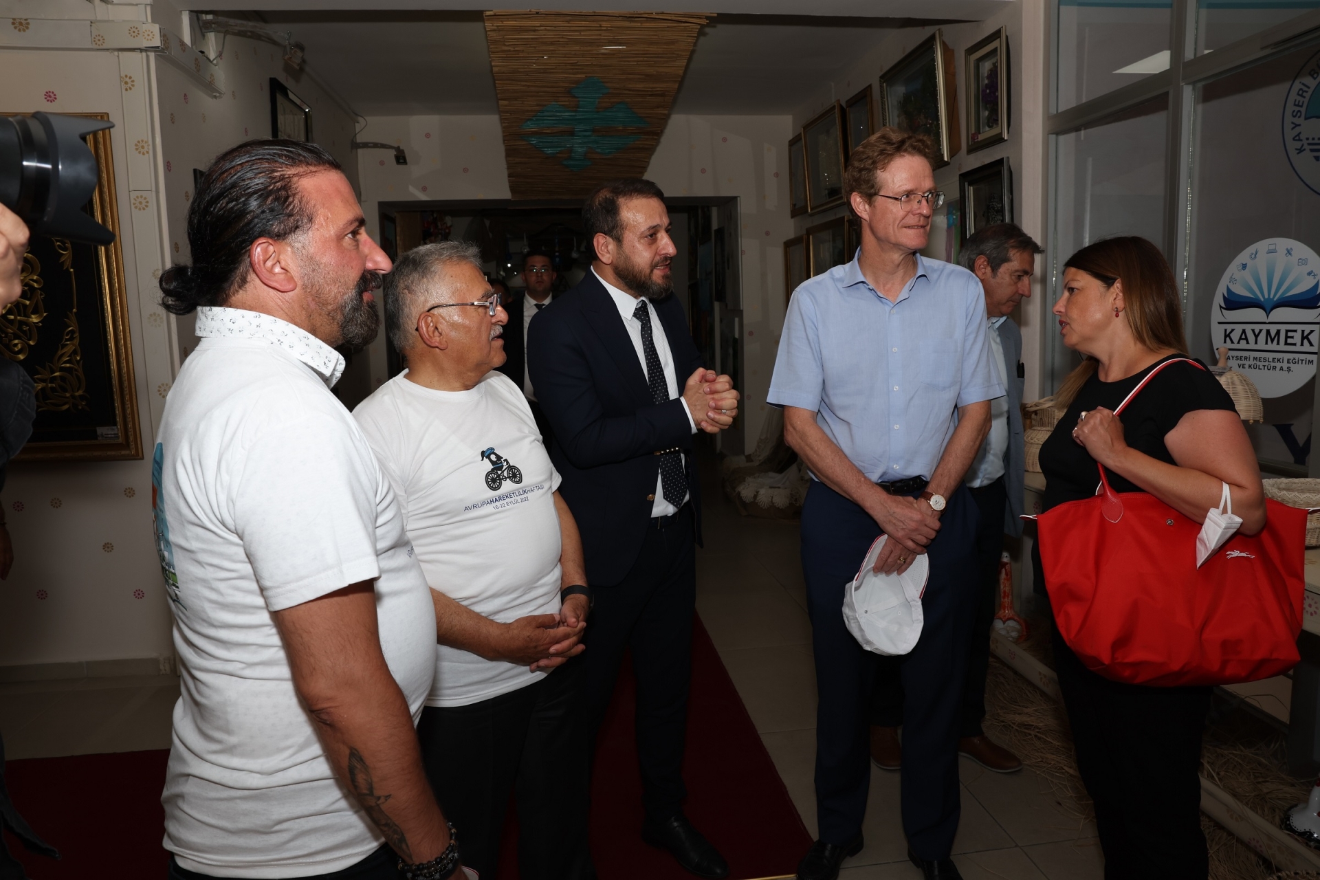 Avrupalı Misafirler, Büyükşehir’in Erciyes Kadar Görkemli Sergisine Hayran Kaldılar