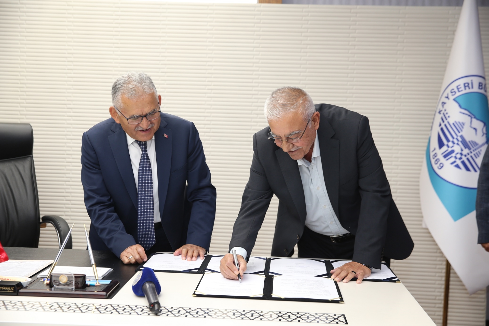 Başkan Büyükkılıç: “Tarihi Türbeyi Yeniden Ayağa Kaldırdık”