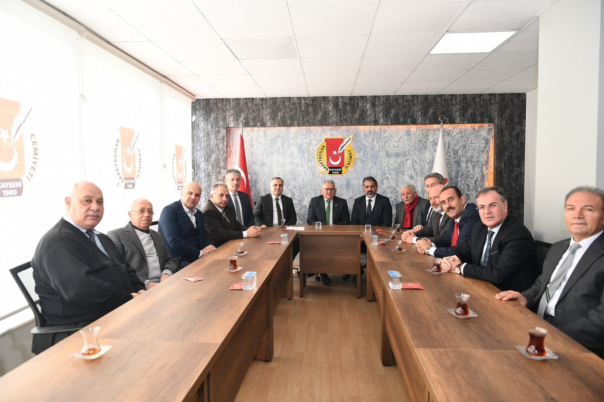 Büyükkılıç’tan Gazetecilere “10 Ocak” Ziyareti