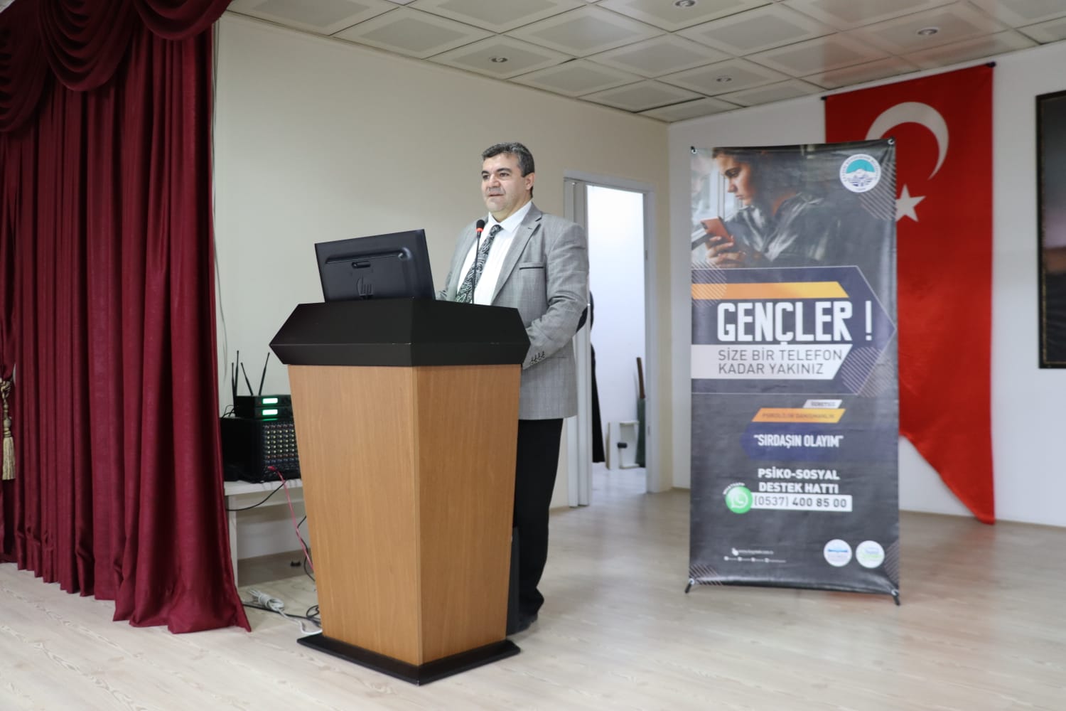 Büyükşehir, 'Sırdaşın Olayım' Projesini Üniversite Gençliği İle Buluşturuyor