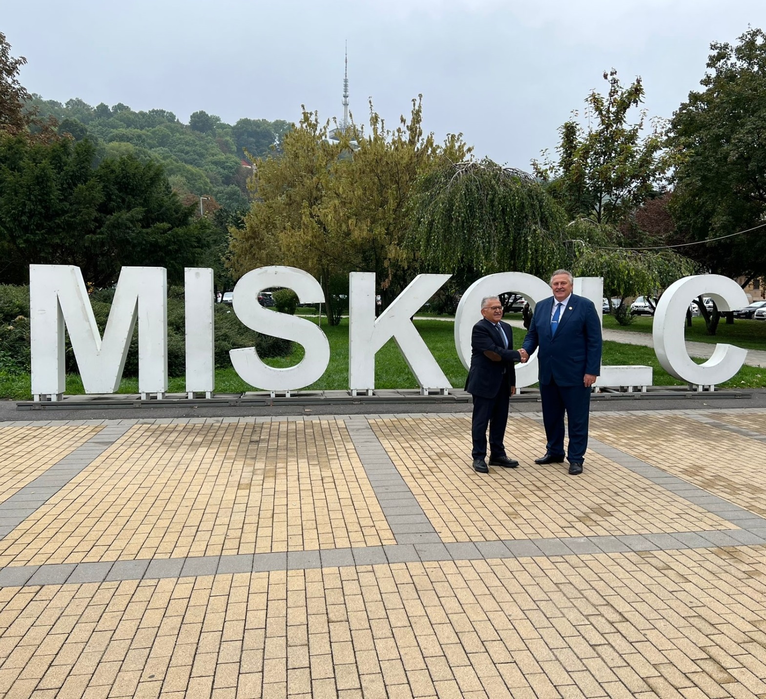 Başkan Büyükkılıç’a Kardeş Şehirlerden Destek ve Taziye Mesajı