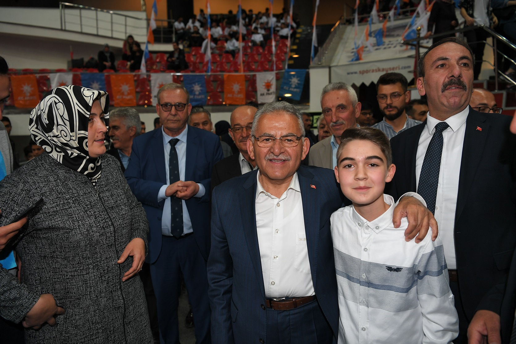 Bakan Akar ve Başkan Büyükkılıç, Teşkilat Mensupları ile Aday Tanıtım Toplantısı ve İftar’da Buluştu
