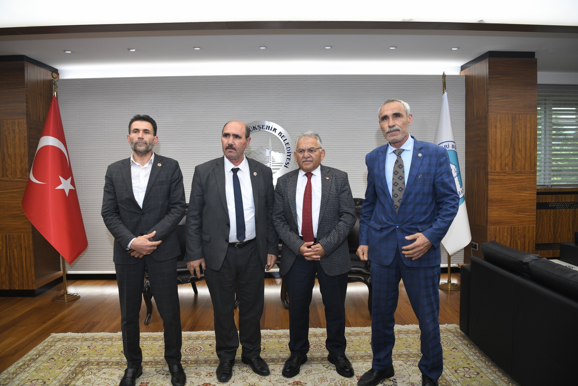 Muhtarlardan Başkan Büyükkılıç’a “Ücretsiz Kombi