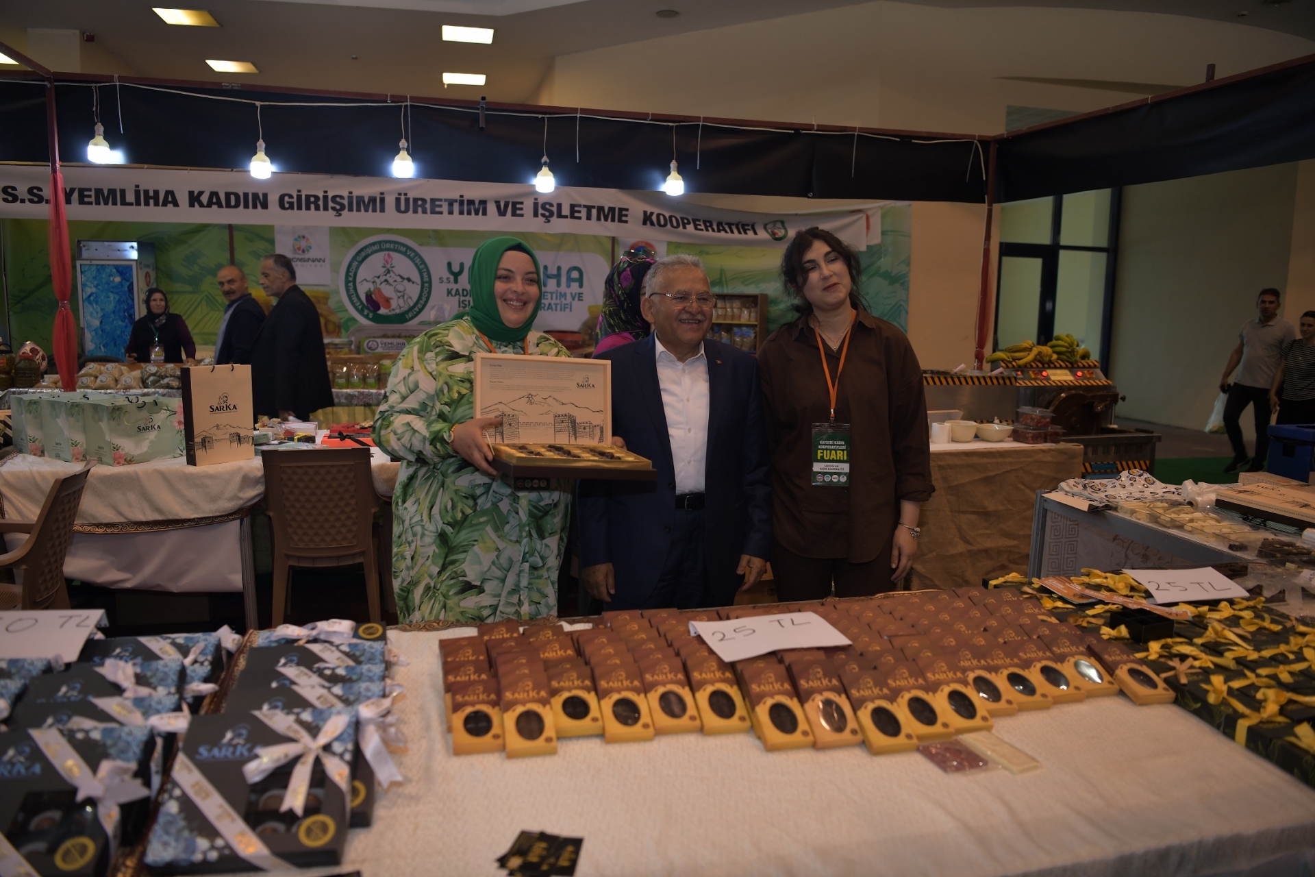 Fuar Ziyaretinde Depremzede Esnaftan Başkan Büyükkılıç’a: “Sizleri Hep Örnek Gösterdik”