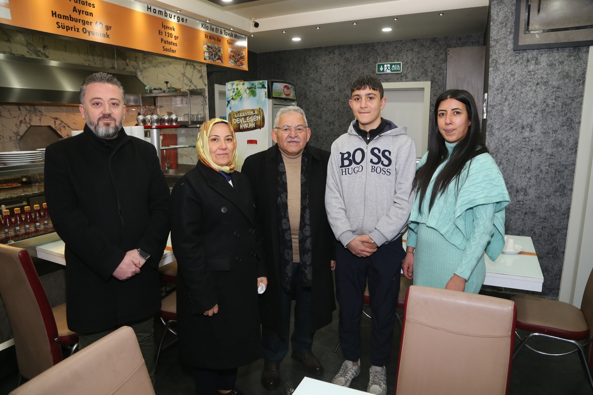 Başkan Büyükkılıç, Ziya Gökalp Semt Pazarı’nda Esnaf ve Vatandaşla Buluştu