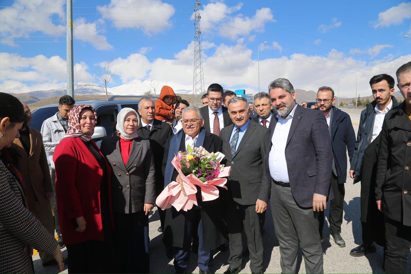 Başkan Büyükkılıç, Ata Toprağı Develi’de Coşkuyla Karşılandı
