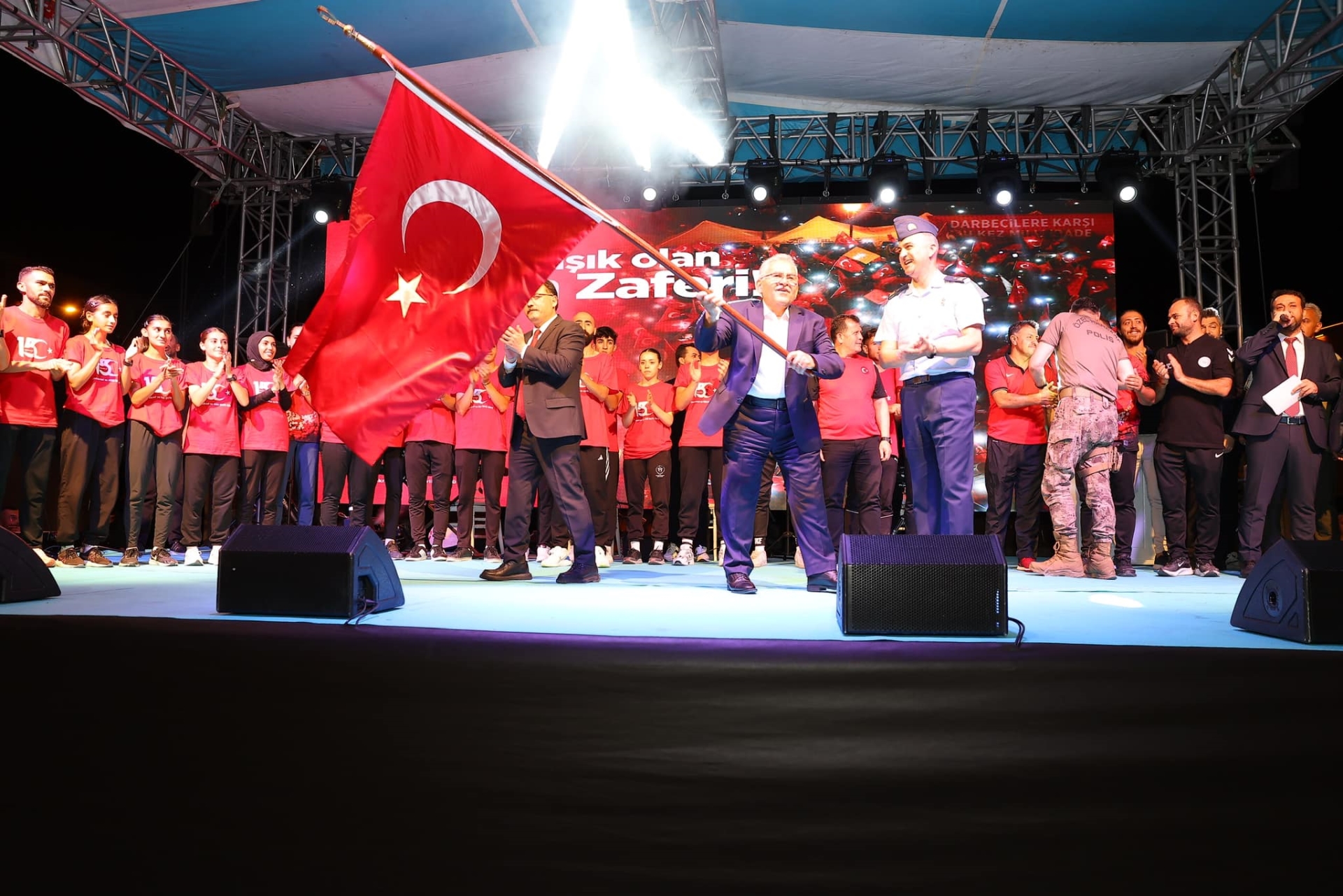 Başkan Büyükkılıç: “Yüzbinlerce İnsanın Kayseri’den Haykırdığı Ses, Hainlere Gereken Dersi Vermenin Sesidir”
