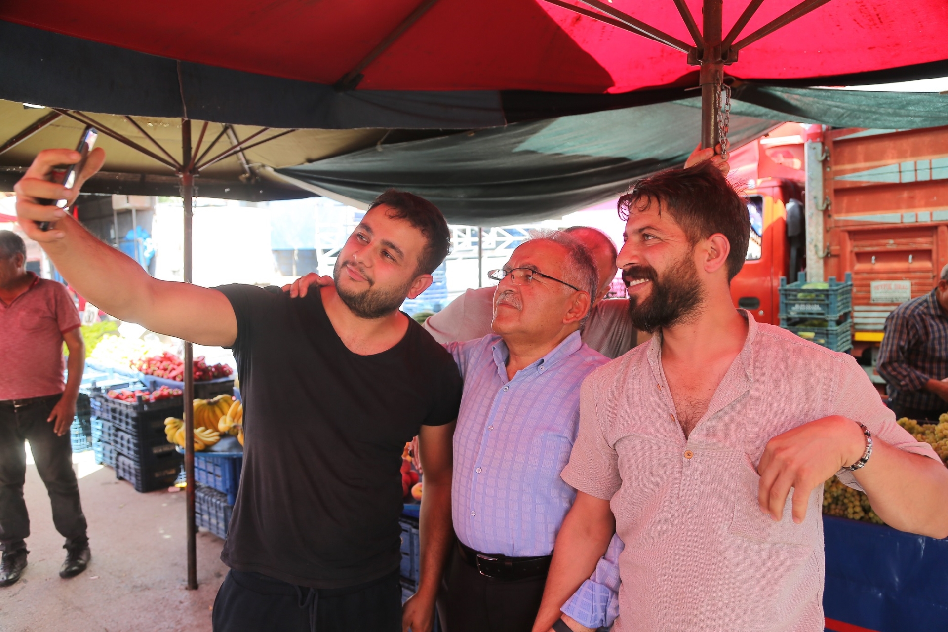Büyükkılıç’tan Caferbey Mahallesi Semt Pazarına Ziyaret