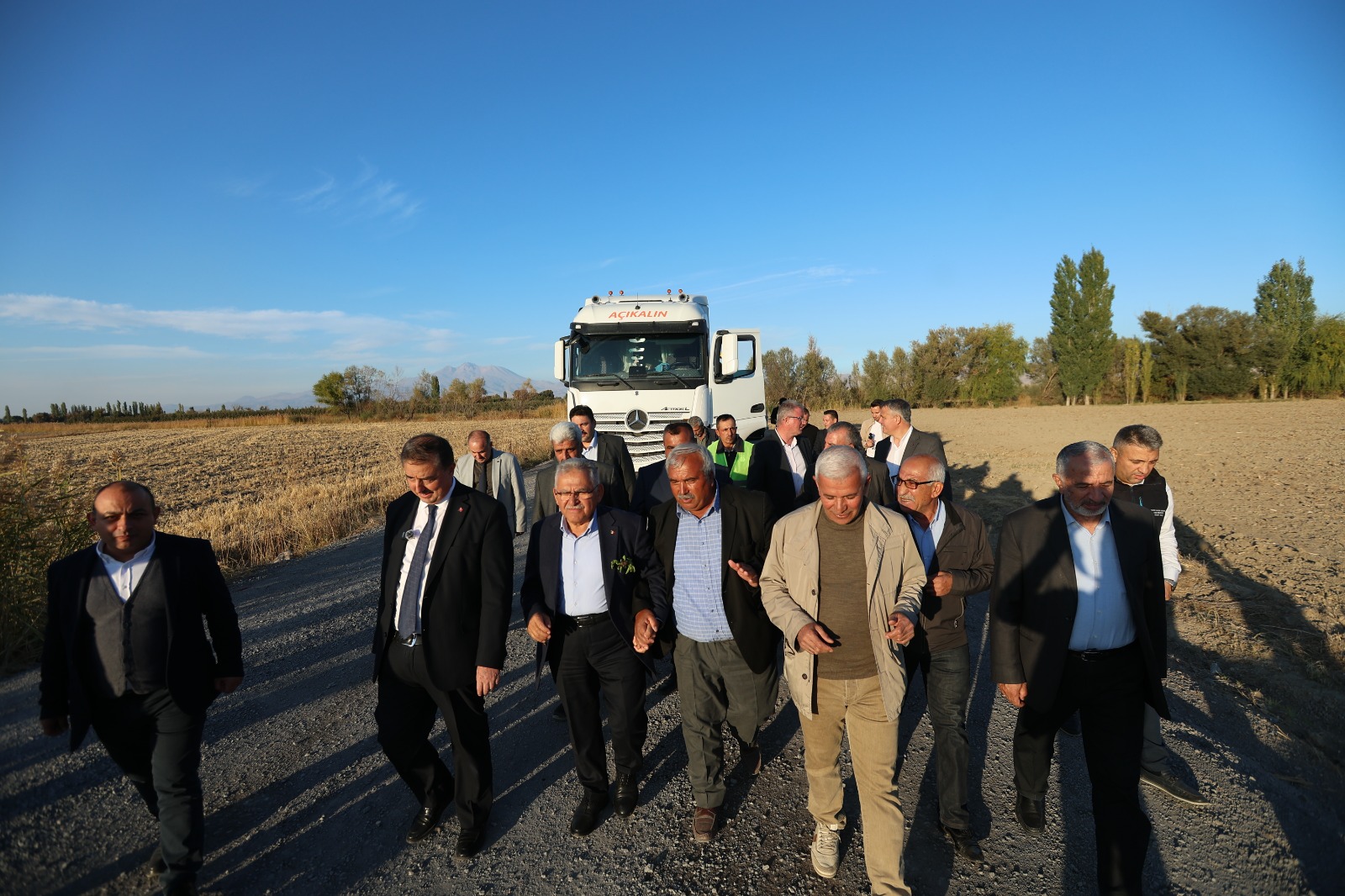 Başkan Büyükkılıç Asfalt Çalışmalarını Yerinde İnceledi: Yeşilhisar’da Büyükşehir Farkı