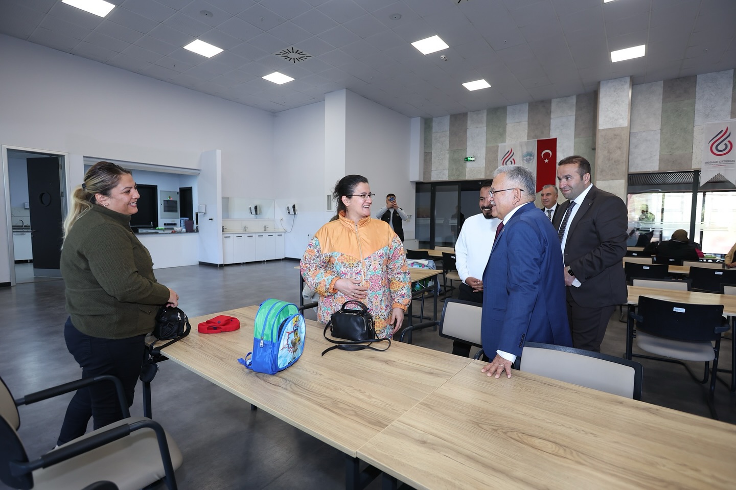 Başkan Büyükkılıç, Engelsiz Yaşam Merkezi’ni Ziyaret Etti