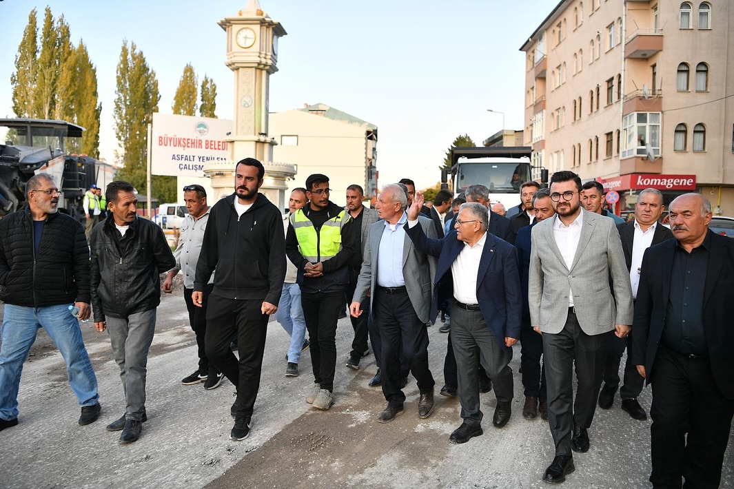 Başkan Büyükkılıç’tan Pınarbaşı'da Gönülleri Kazanan Hizmet Seferberliği