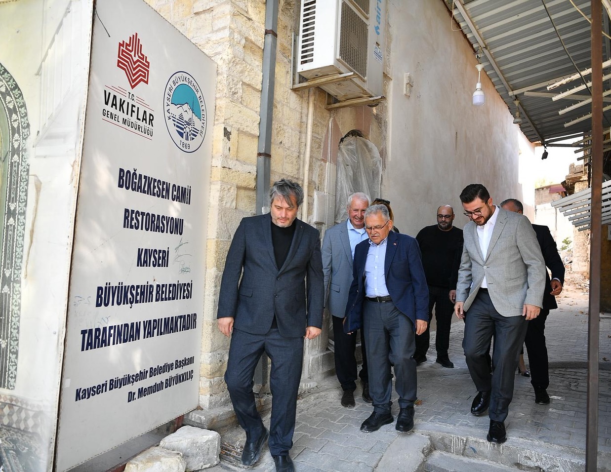 Büyükkılıç’tan Büyükşehir’in Restore Ettiği Kahramanmaraş Boğazkesen Camii’ne Ziyaret