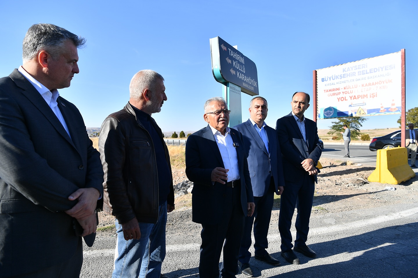 Büyükşehir, Kırsalda 3 Mahalleyi İlgilendiren 7 Kilometrelik Grup Yolunun İlk Etabına Başladı