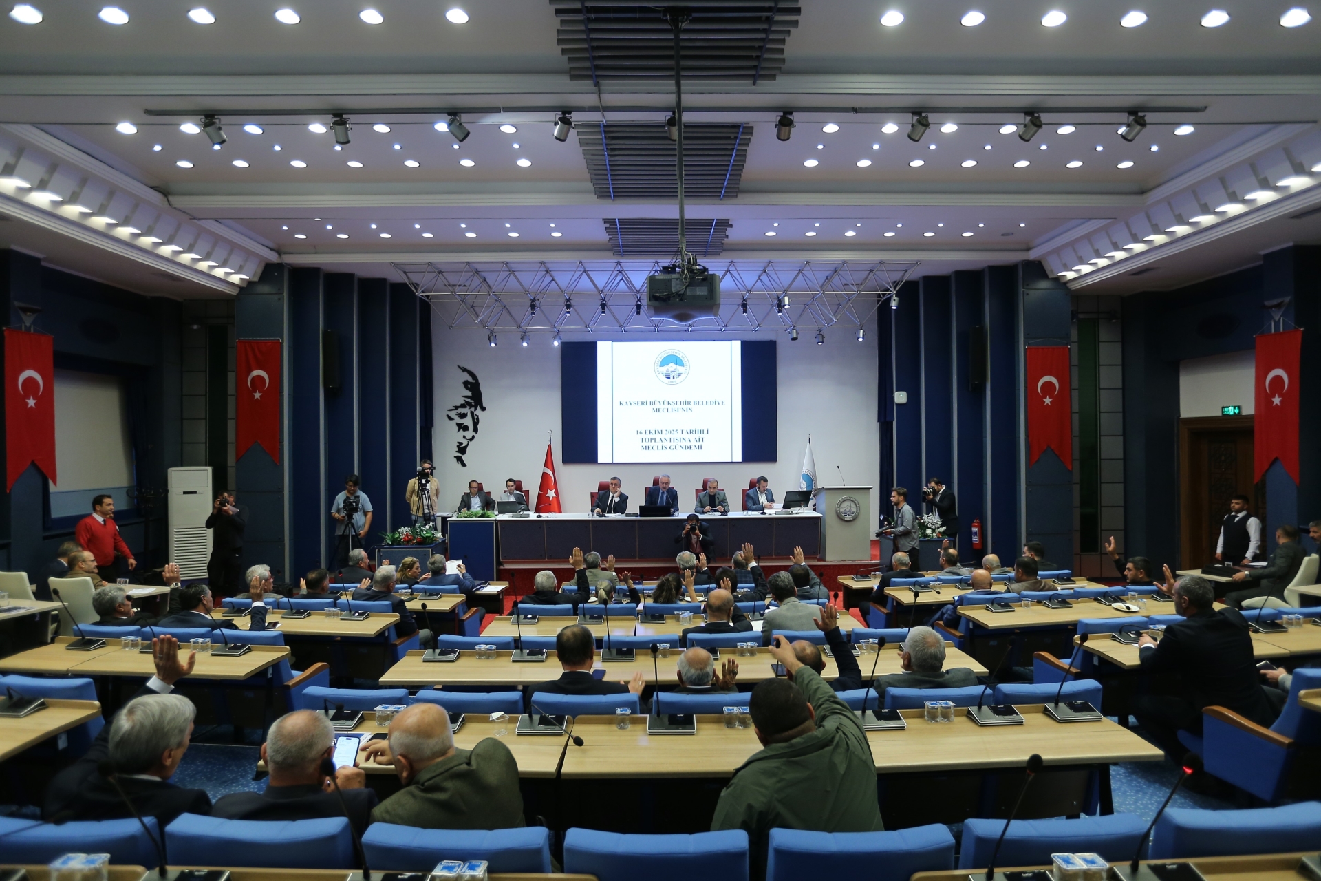 Büyükşehir Meclisi, 4 Maddeyi Görüşerek, Karara Bağladı