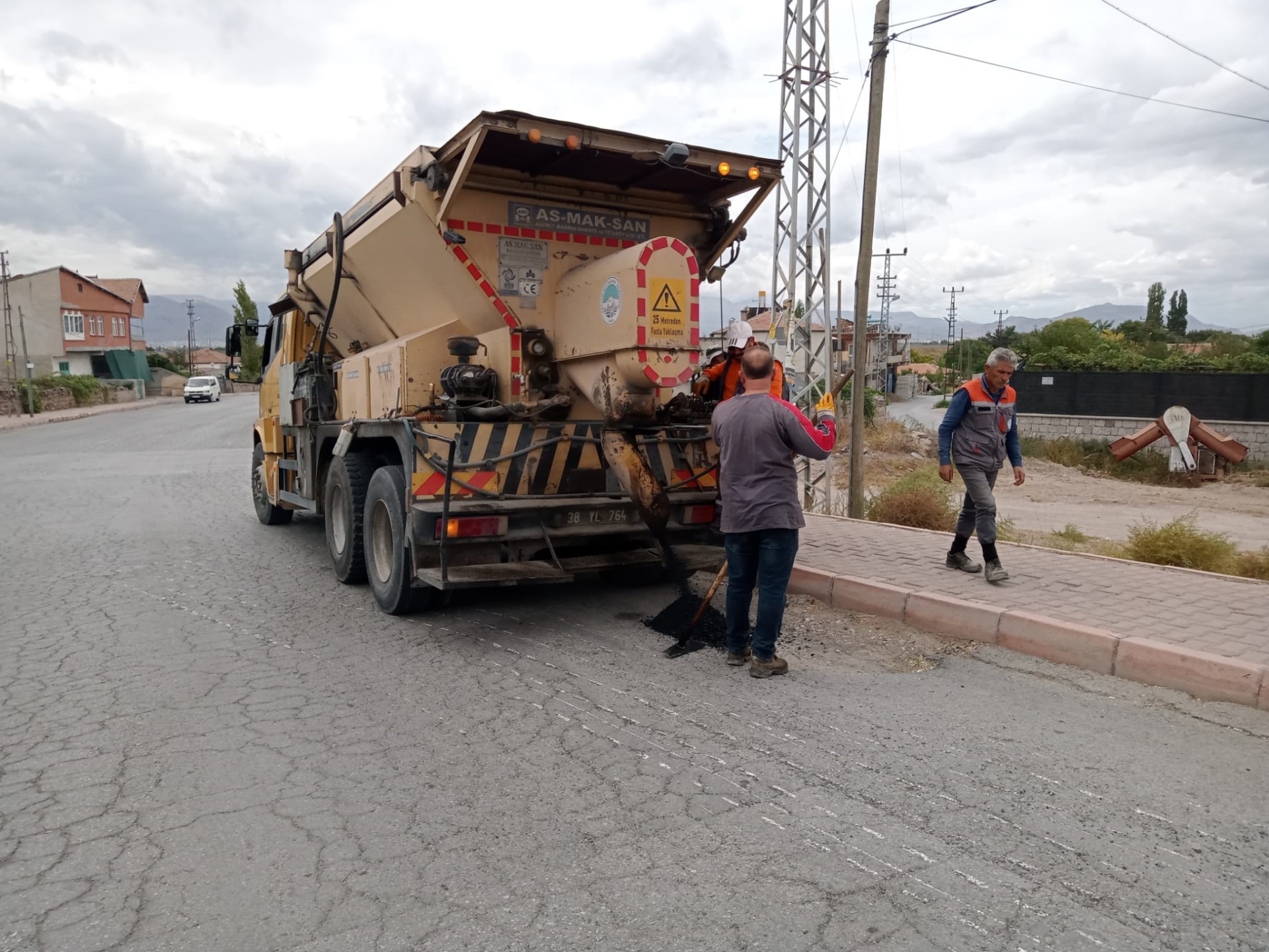 Büyükşehir'den Kırsal Mahalle Yollarına Kış Öncesi Konfor ve Güvenlik Dokunuşu