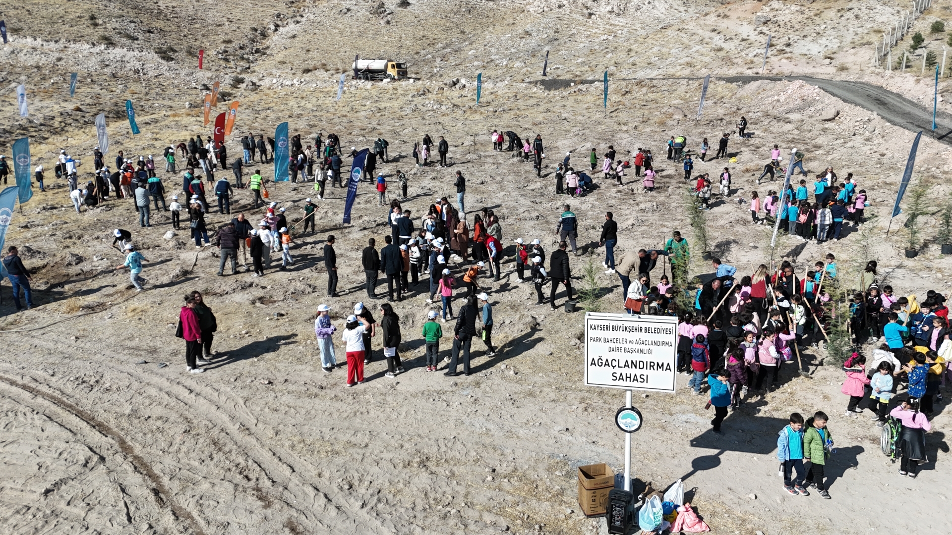 Büyükşehir’in Yeşil Vatan Seferberliği’nde 3 Bin Fidan Daha Toprakla Buluştu