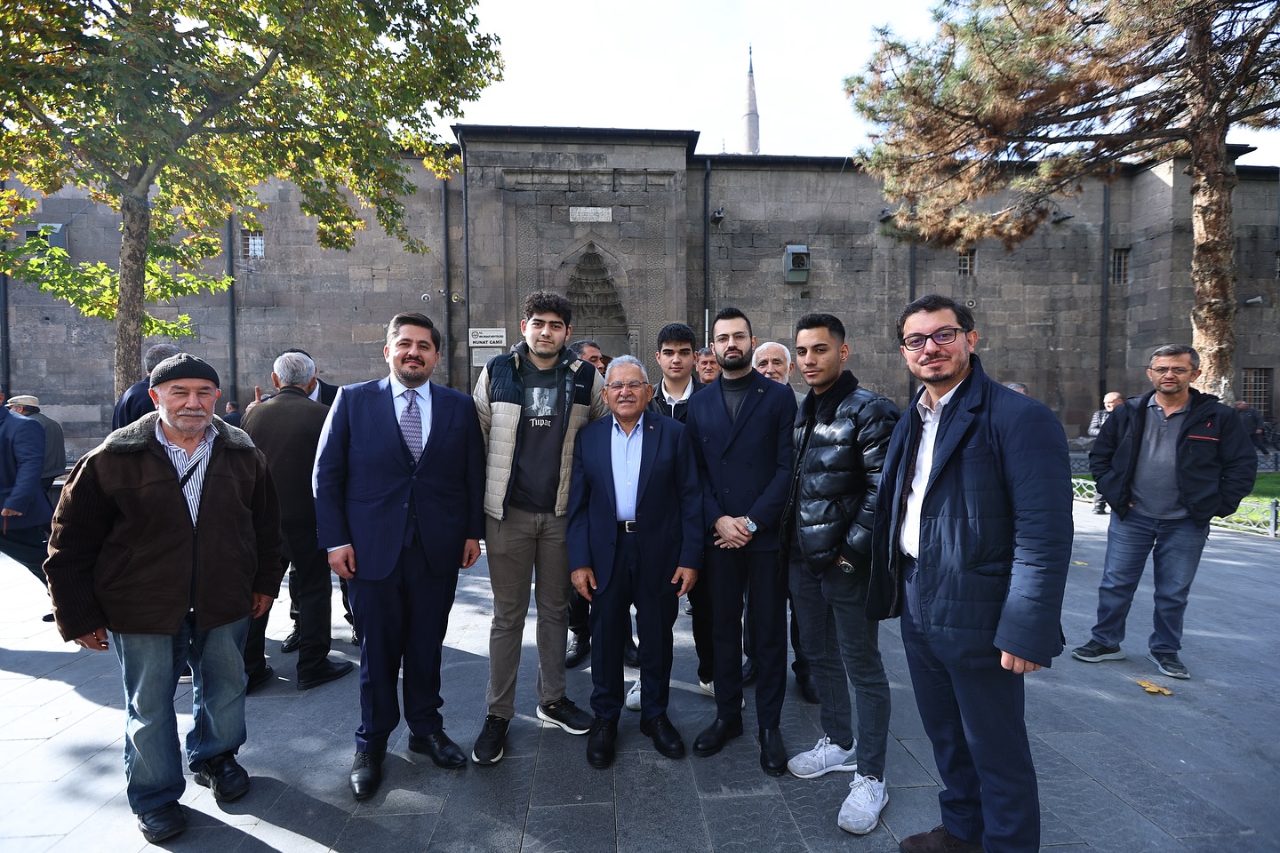 Başkan Büyükkılıç, Hunat’ta Esnaf ve Vatandaşlarla Bir Araya Geldi