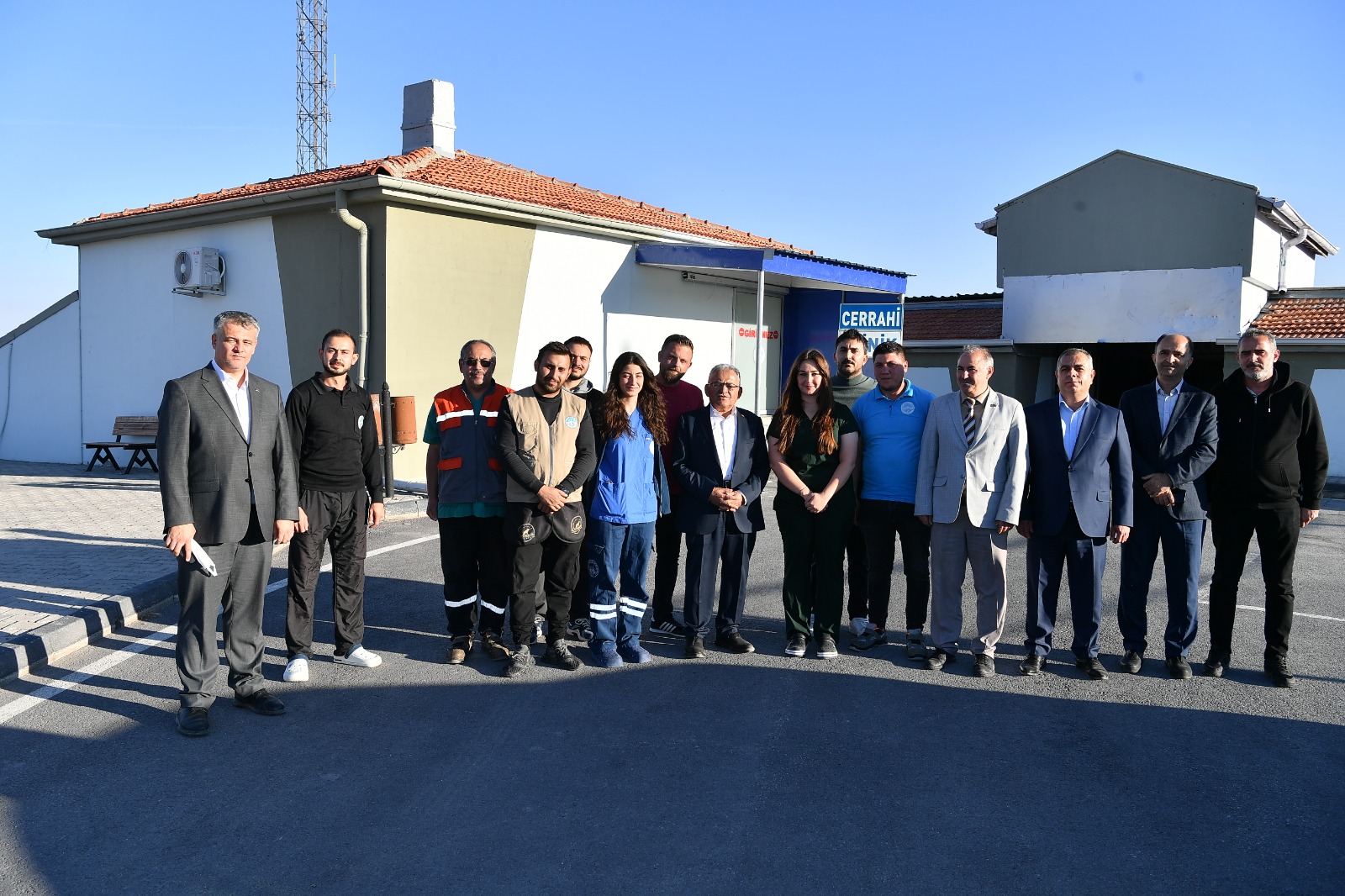 Başkan Büyükkılıç, Sahipsiz Hayvan Bakım ve Rehabilitasyon Merkezi’ni Ziyaret Etti