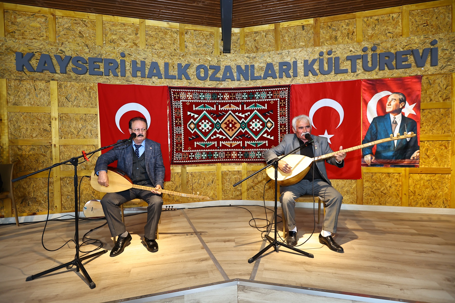 Büyükşehir, Muhtarlar İle Ozanları ‘Hizmetin Çınarları’ Etkinliğinde Buluşturdu