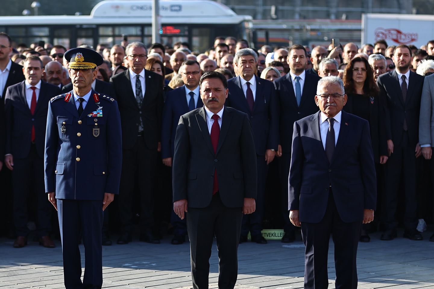 Türkiye Cumhuriyeti’nin Kurucusu Mustafa Kemal Atatürk Törenle Anıldı