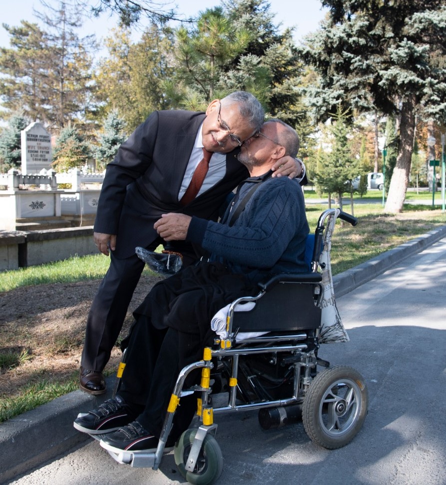 Başkan Büyükkılıç’tan 15 Bin 847 Engelli Vatandaşa Su Faturalarında Yüzde 50 İndirim