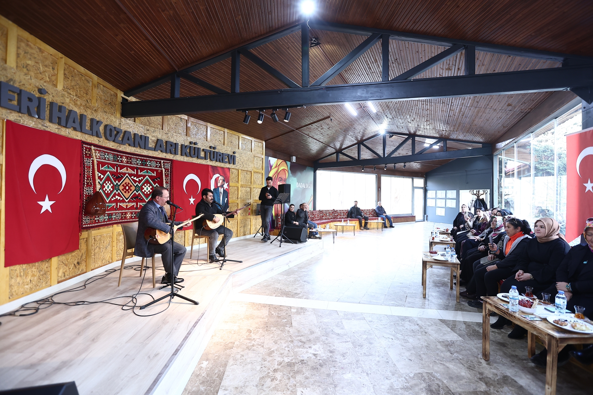 Büyükşehir, 33 Kadın Muhtarı Anlamlı Günde Bir Araya Getirdi