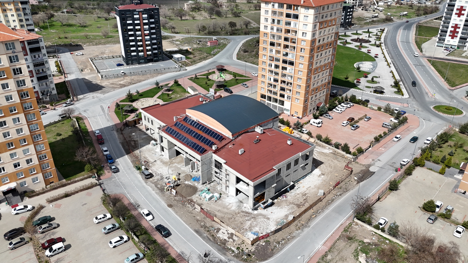 Büyükşehir’den Altınoluk’a Muhteşem Bir Sosyal Yaşam Merkezi Kazandırılıyor