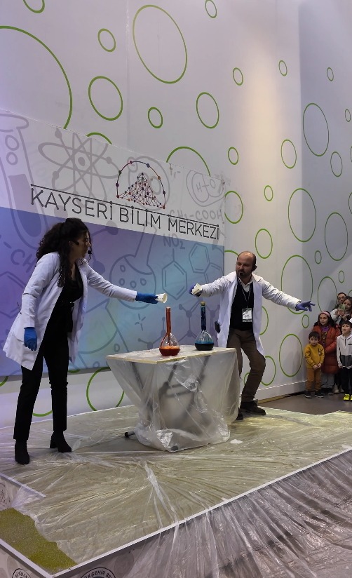 Kayseri Bilim Merkezi’nden Muhteşem Bilim Gösterileri Etkinliği
