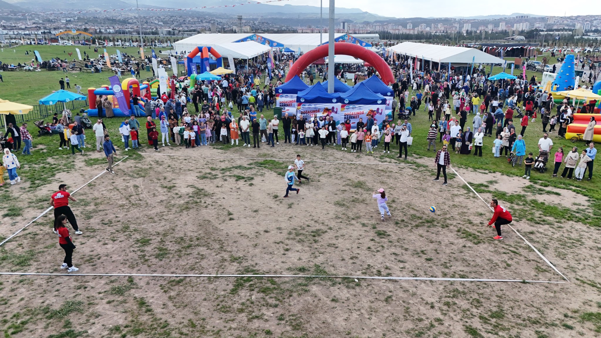 Minikler, 2’nci Çocuk Kitap Fuarı ve Şenliği’nde Spor A.Ş. ve KAYMEK ile Coşuyor