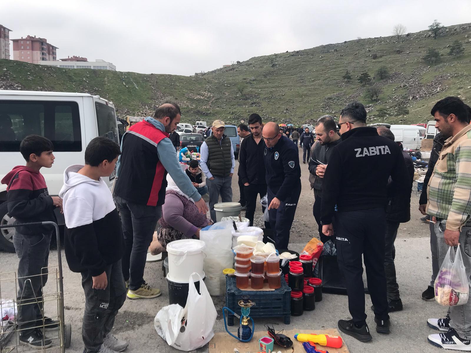 Büyükşehir Zabıtası’ndan Bitpazarına Denetim ve İşlem