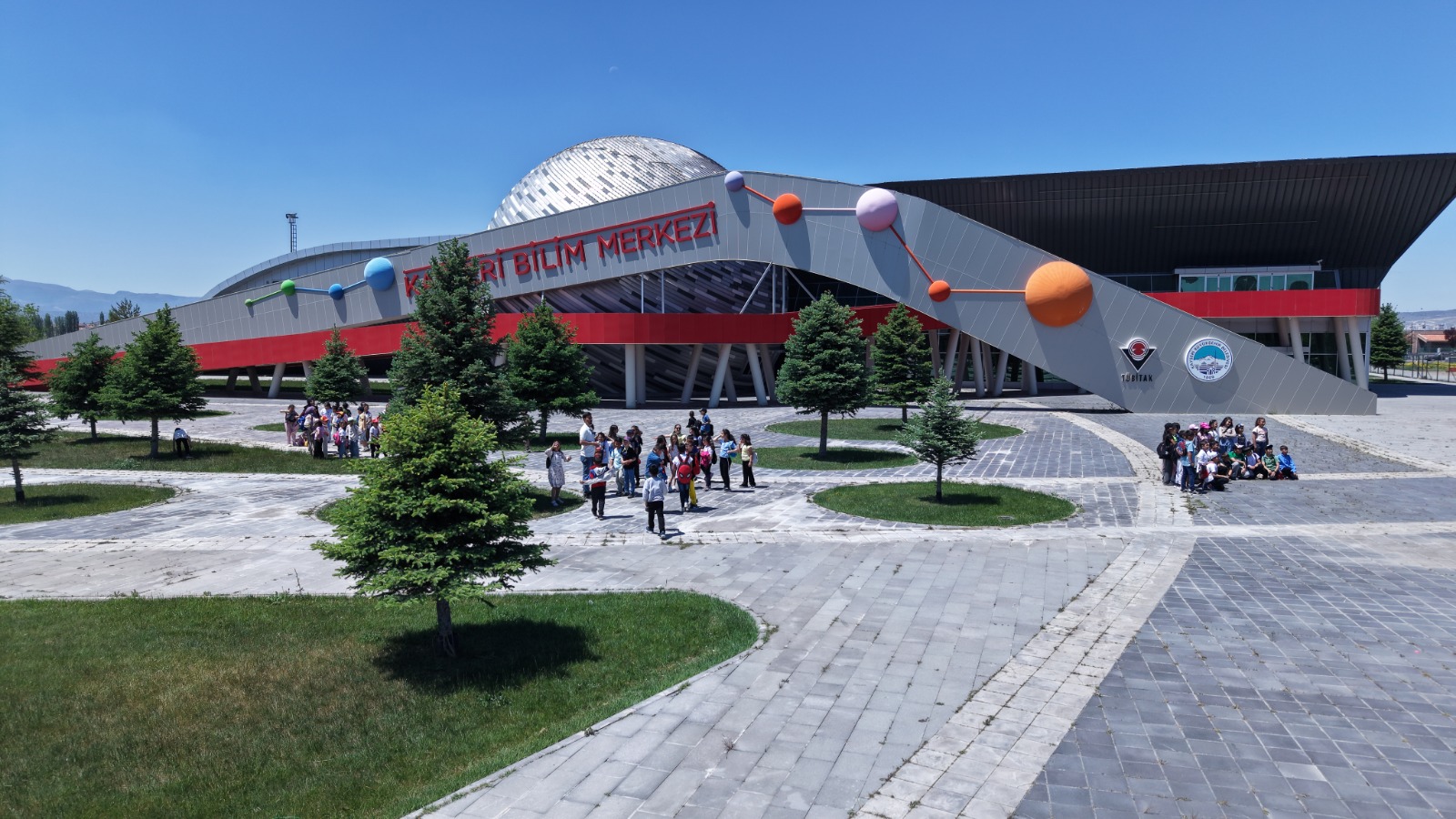 Büyükşehir’in Bilim Merkezi, Hem Öğretiyor Hem Eğlendiriyor