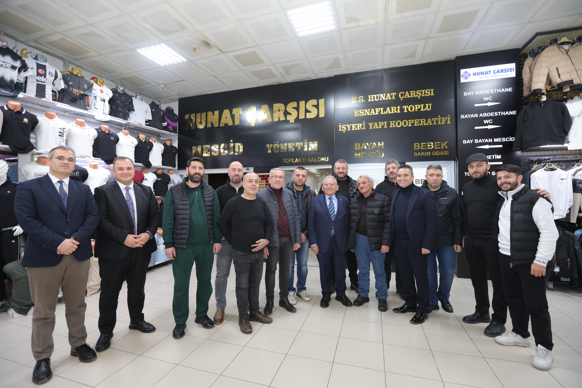 Başkan Büyükkılıç’tan Hunat Çarşısı Esnafı ve Vatandaşlarla Samimi Buluşma