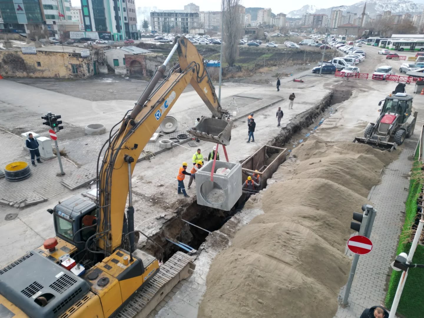 Büyükşehir’den Kartal Kavşağı Projesi İçin 20 Milyon TL’nin Üzerinde Hummalı Altyapı Çalışması
