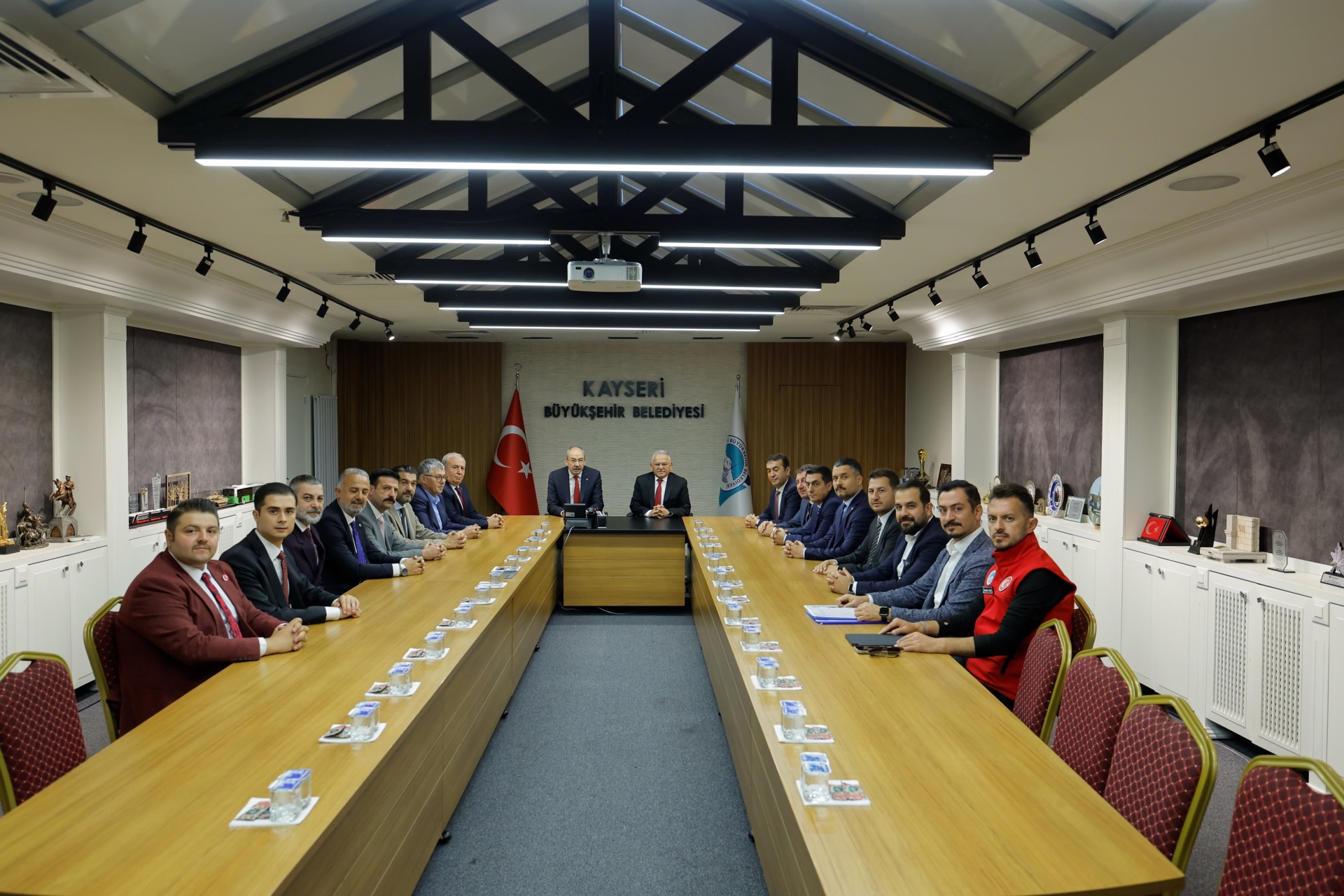 Başkan Büyükkılıç, Güven Tazeleyen Gülsoy ve Büyüksimitci’yi Kabul Etti