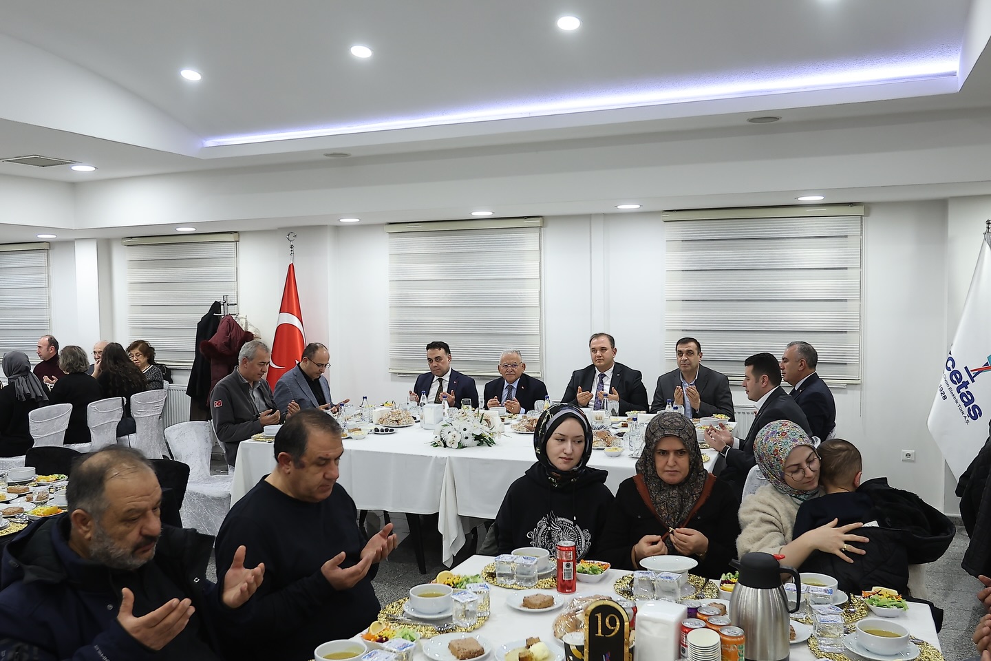 Başkan Büyükkılıç, KCETAŞ ve TÜGVA’nın İftar Programlarına Katıldı