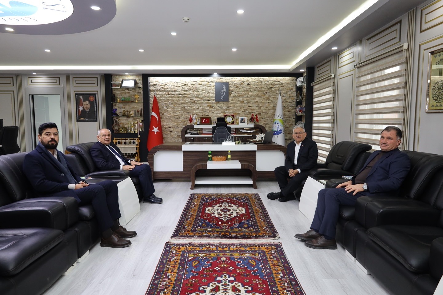 Başkan Büyükkılıç’tan Yahyalı’ya “Geçmiş Olsun” Ziyareti