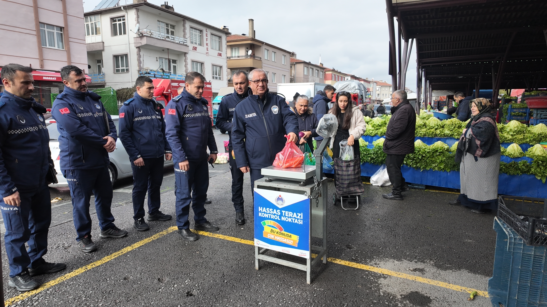 Büyükşehir ve İlçe Zabıta Ekiplerinden, Fırın, Pazar ve Market Denetimi