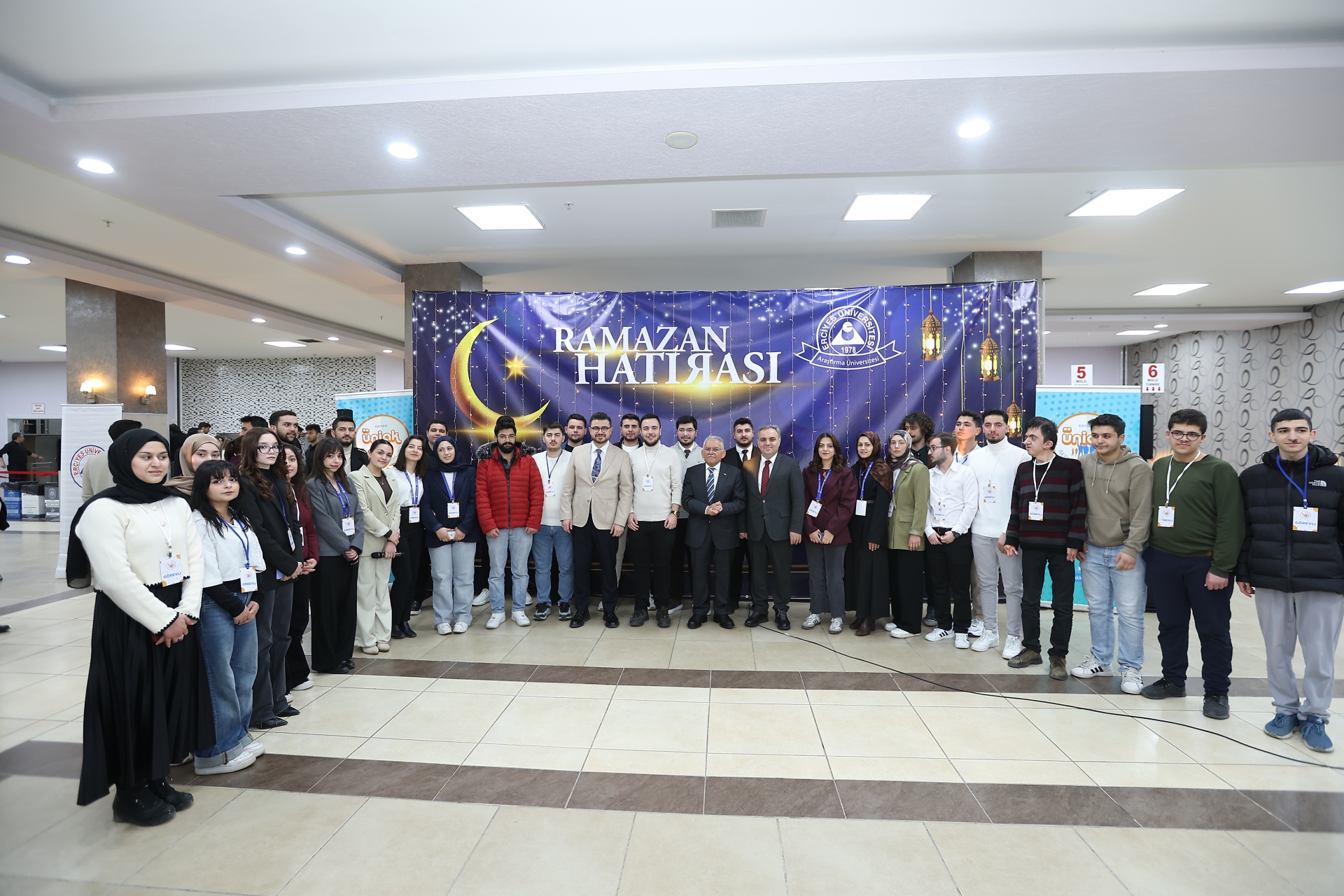 Başkan Büyükkılıç, ERÜ Öğrencileri ile İftar Bereketini Paylaştı