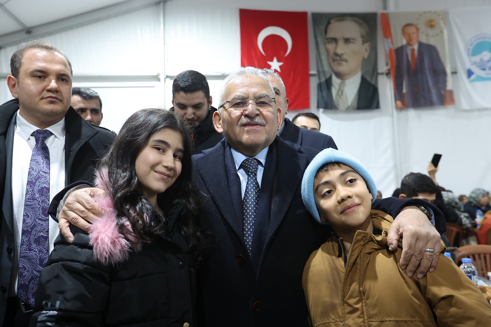 Büyükşehir, İftar Hizmetinde 30 Bini Aşkın Vatandaşa El Uzatarak Yürekleri Isıttı